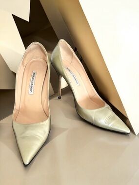 Manolo Blahnik BB Gold Patent Pumps